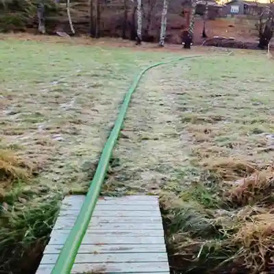 Spång över dike
